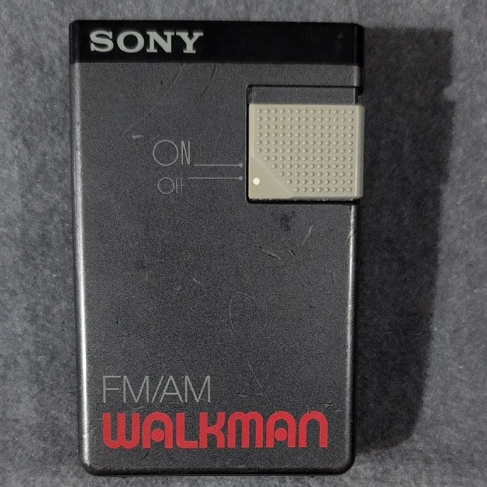 Sony Walkman SRF-19W Portable FM/AM Radio Vintage Grey